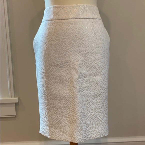 Loft size 6 pencil skirt - metallic detailing - Picture 2 of 8